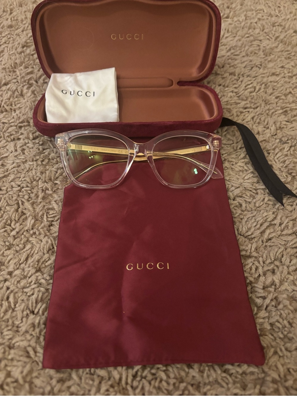 1 hr sale Woman’s Gucci blush Clear Frames with Gold Temples script glasses -NEW